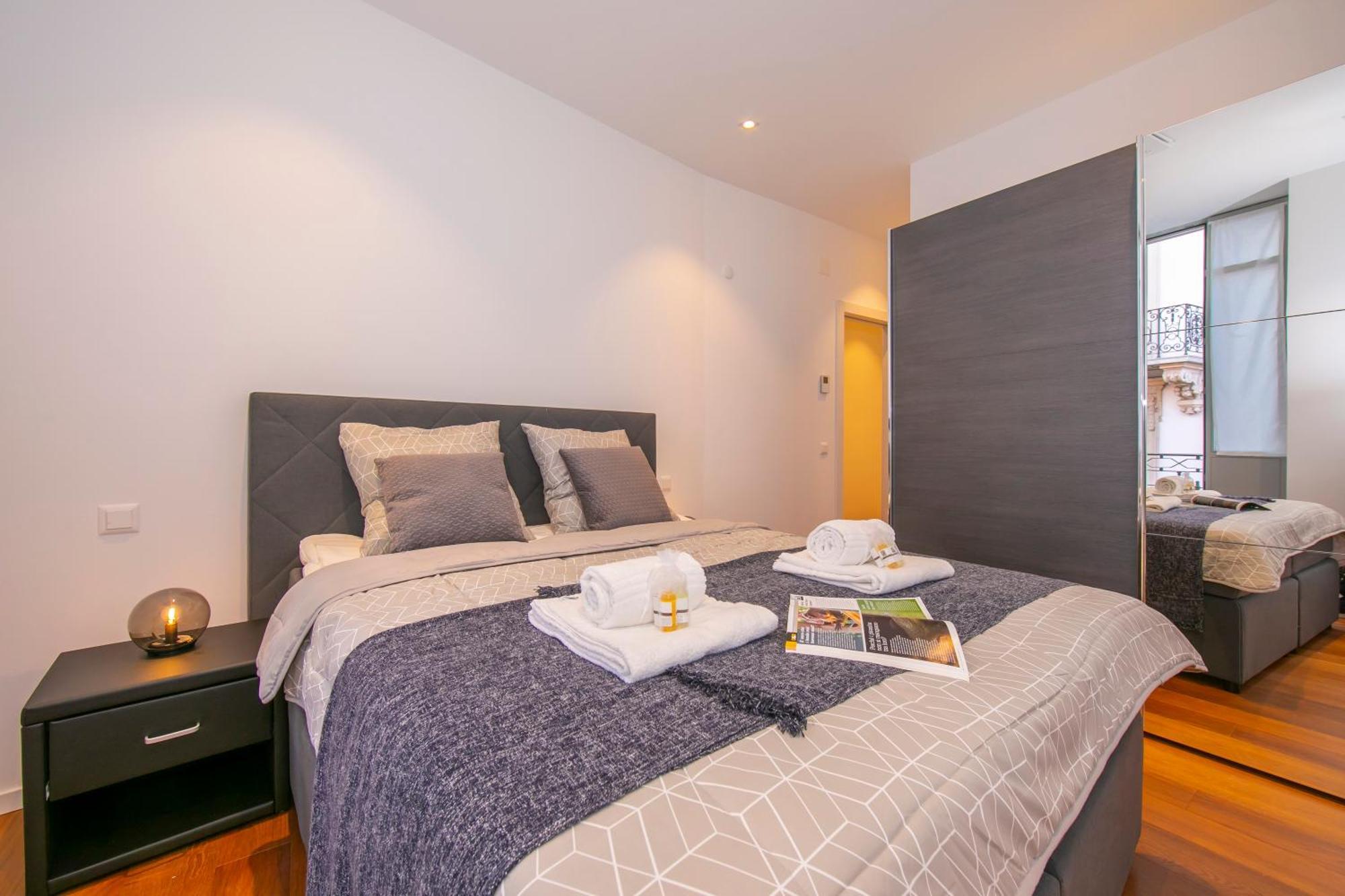 Star Of Lugano - Happy Rentals Bagian luar foto